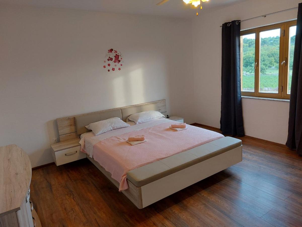 Apartments Baksa Kanfanar Luaran gambar