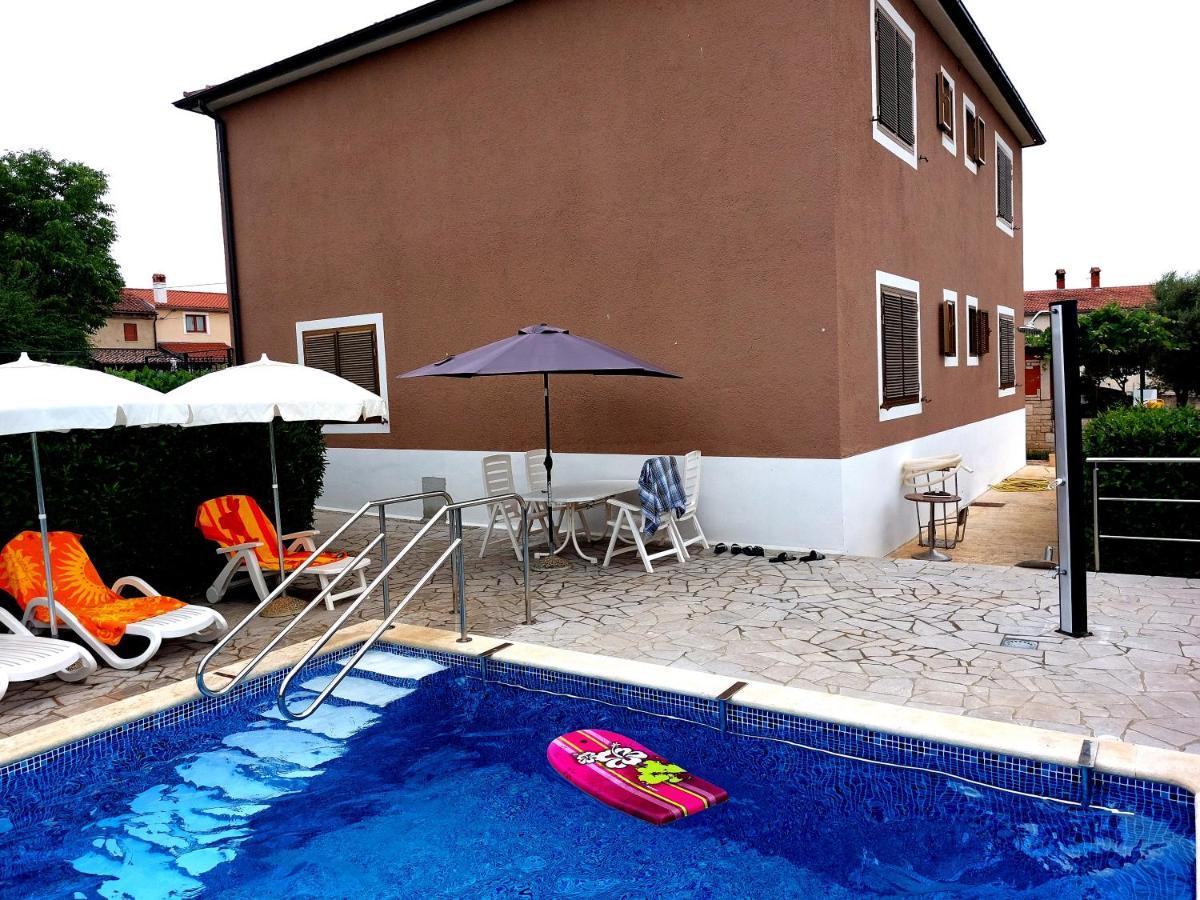Apartments Baksa Kanfanar Luaran gambar