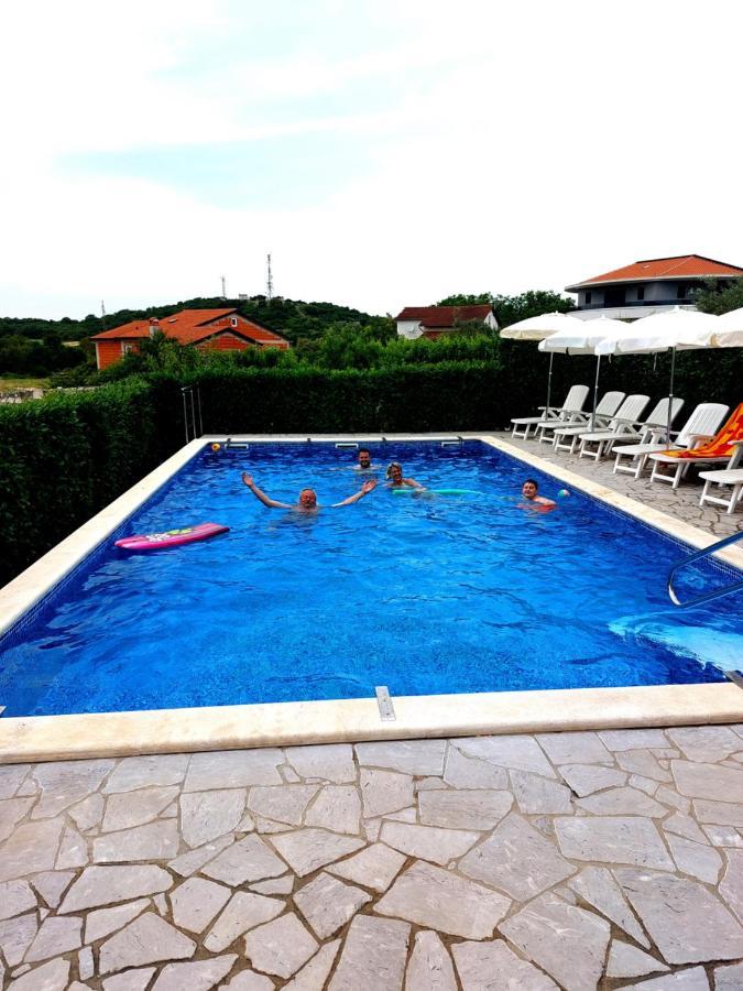 Apartments Baksa Kanfanar Luaran gambar